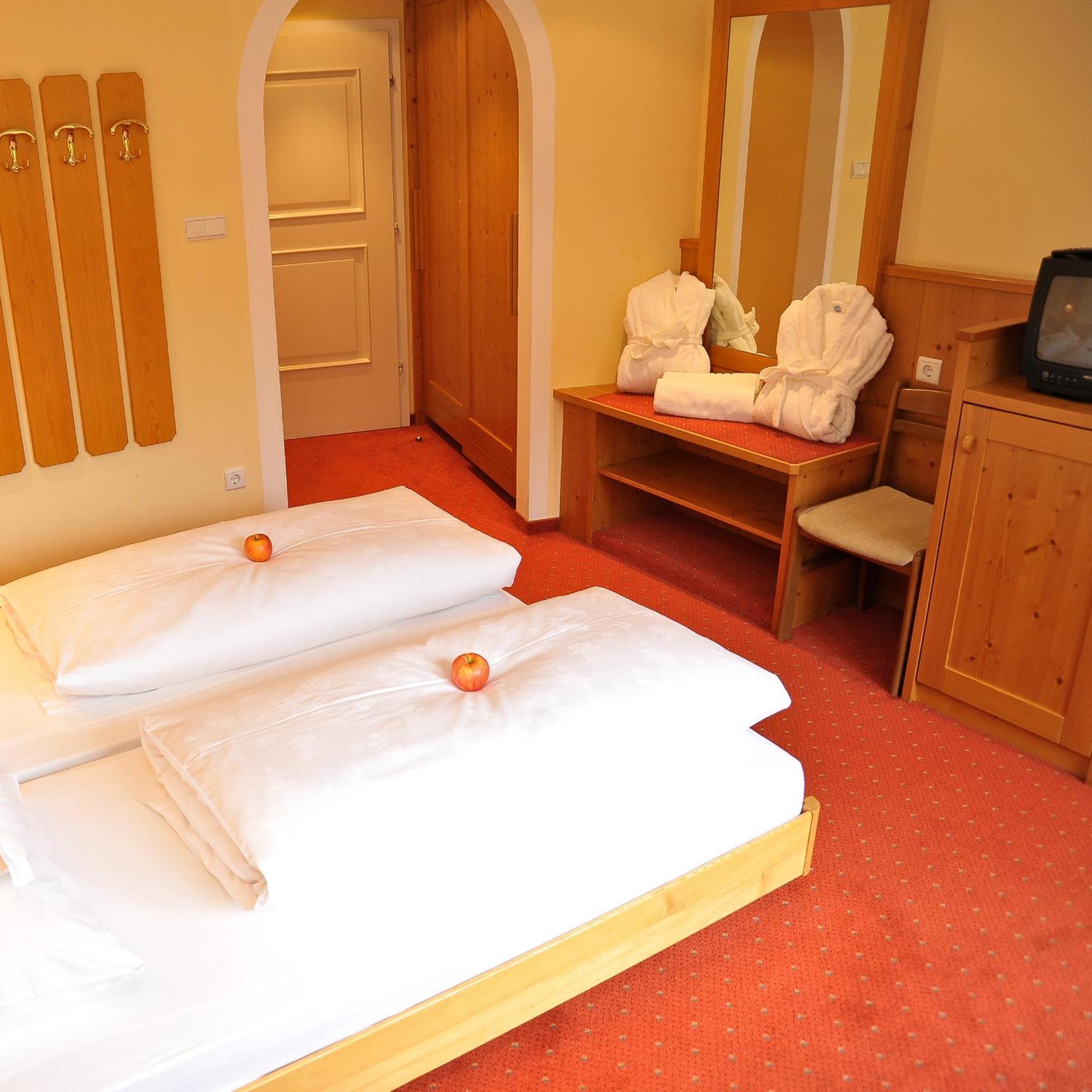 Hotel Berger Superior Рива ди Турес Екстериор снимка