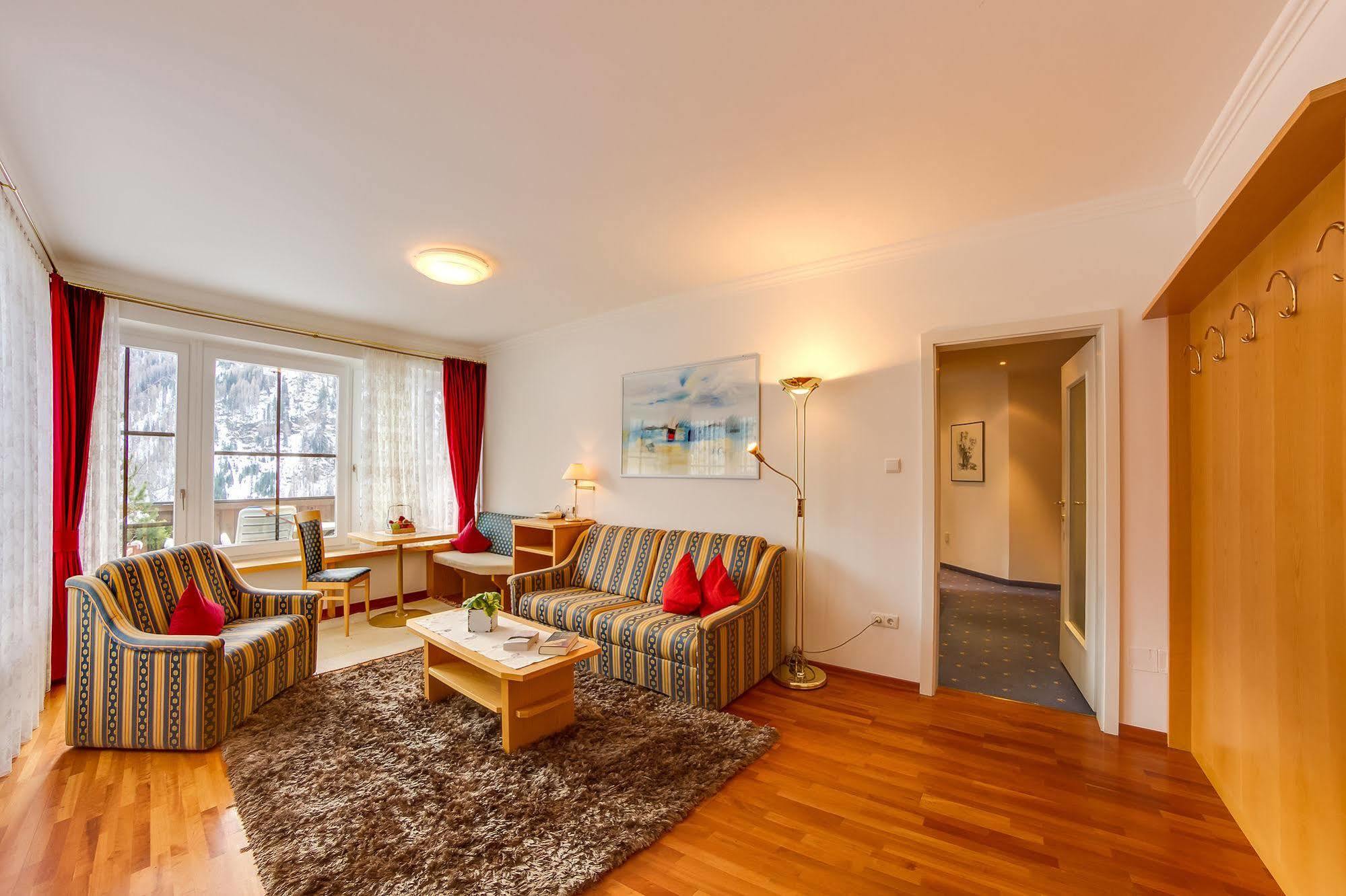 Hotel Berger Superior Рива ди Турес Екстериор снимка
