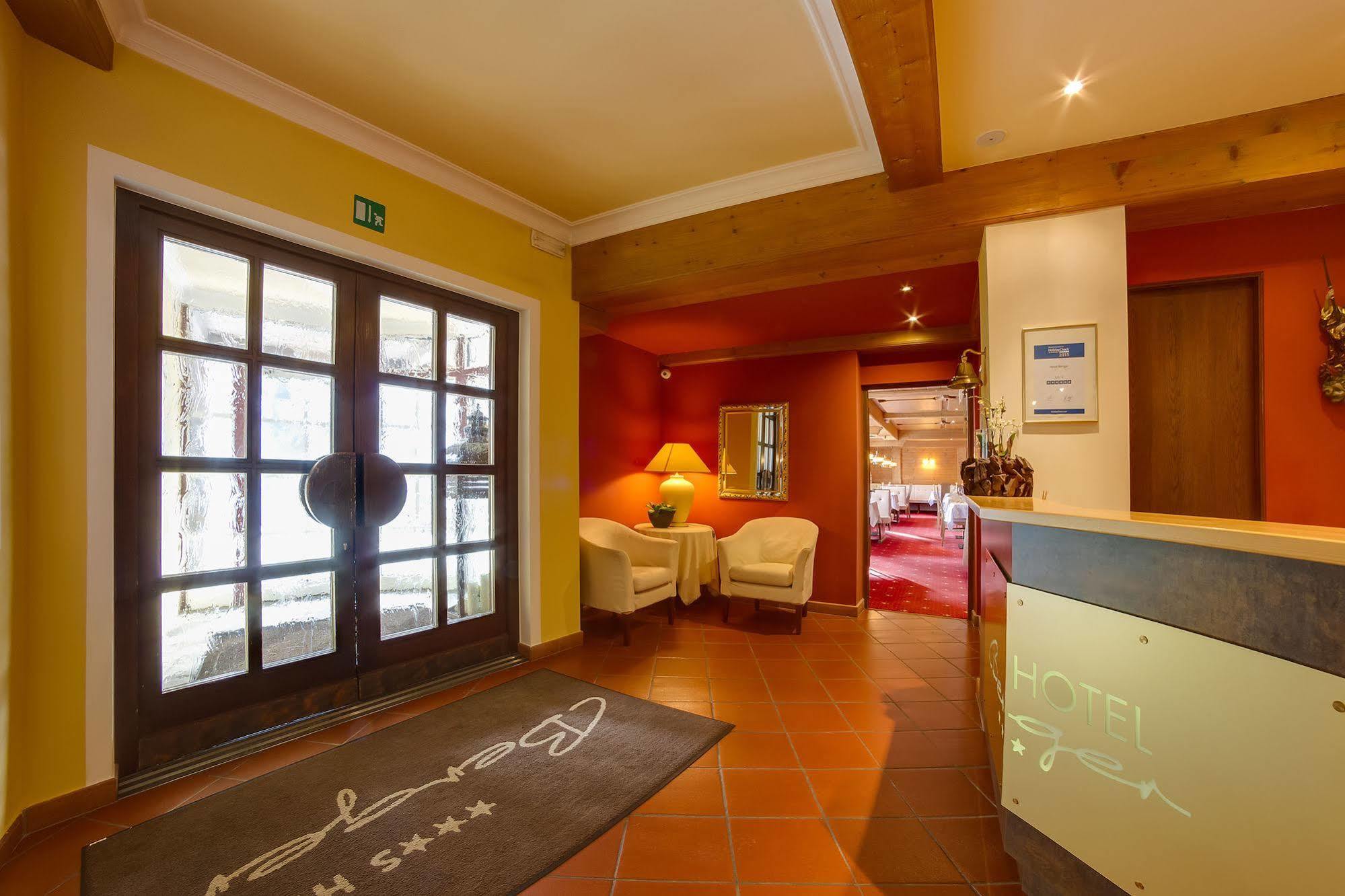 Hotel Berger Superior Рива ди Турес Екстериор снимка