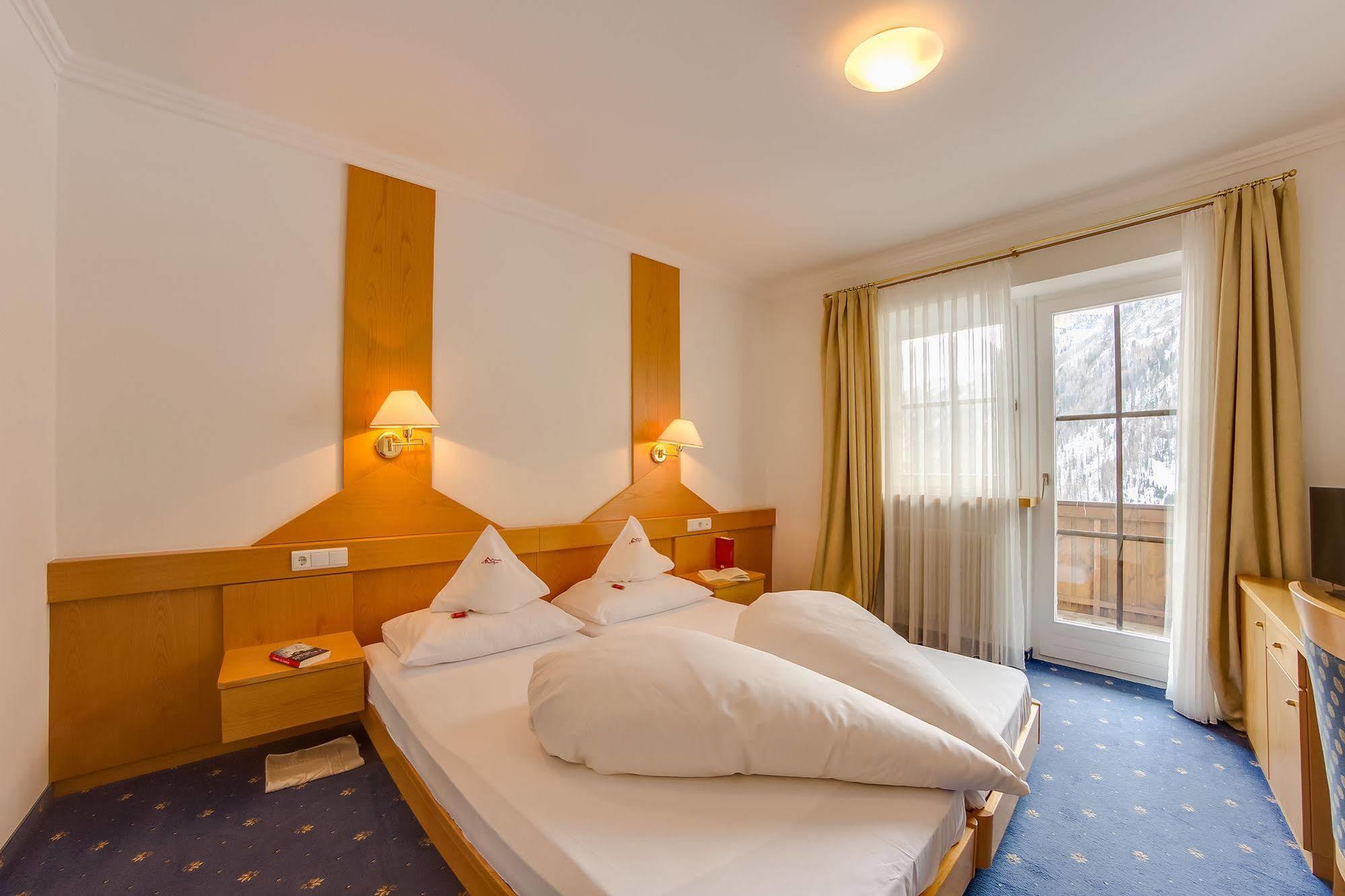 Hotel Berger Superior Рива ди Турес Екстериор снимка