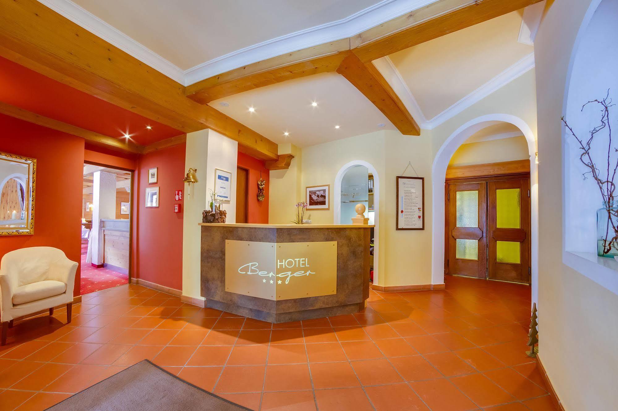 Hotel Berger Superior Рива ди Турес Екстериор снимка